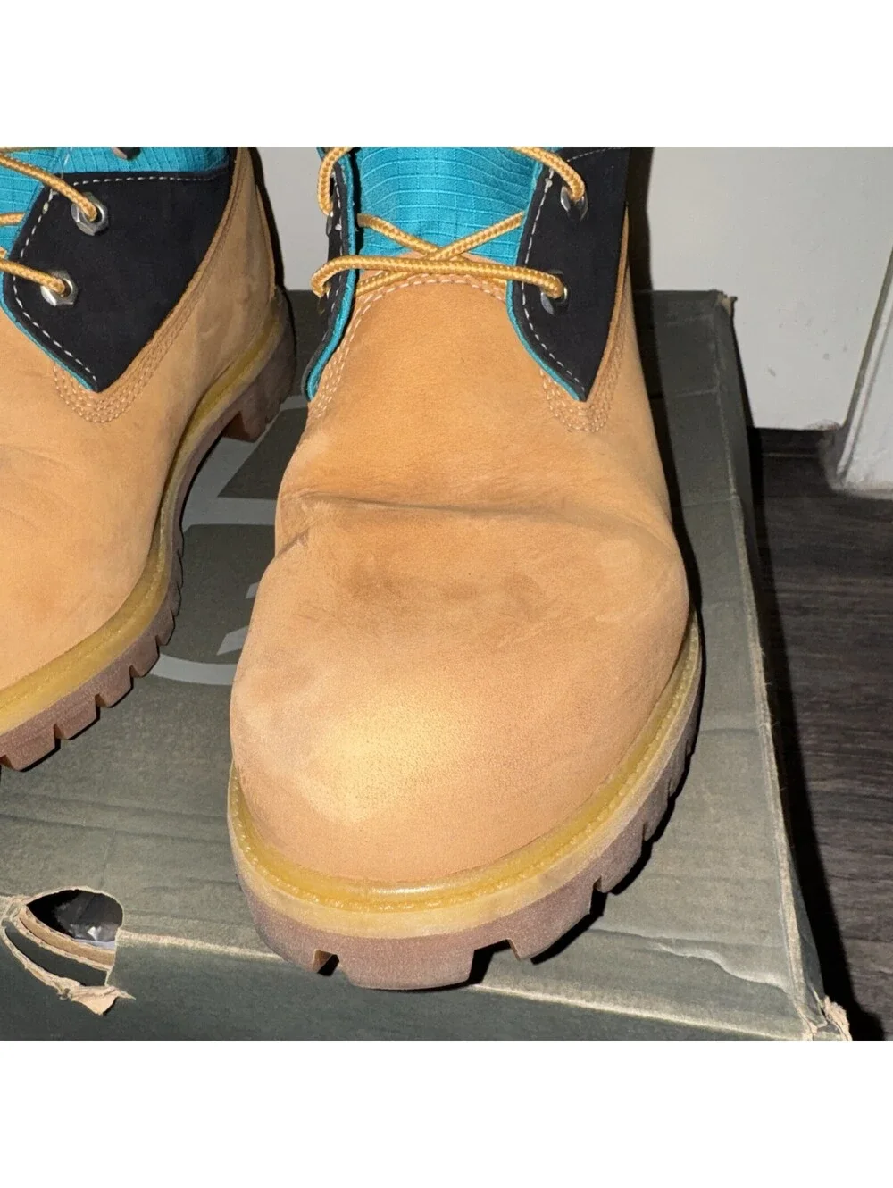 Timberland Men's 6-Inch Treadlight Waterproof Boots Wheat Teal Nubuck Size 12